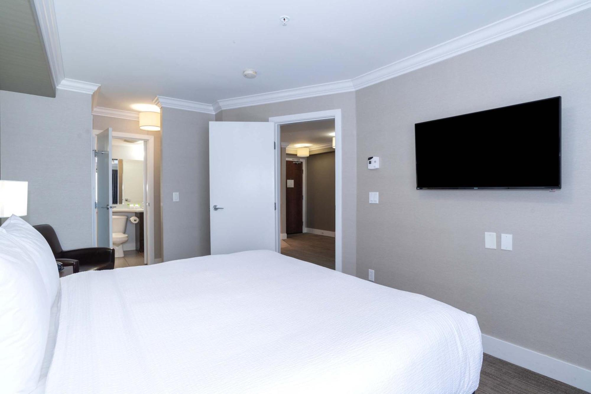 Sandman Hotel And Suites Άμποτσφορντ Εξωτερικό φωτογραφία