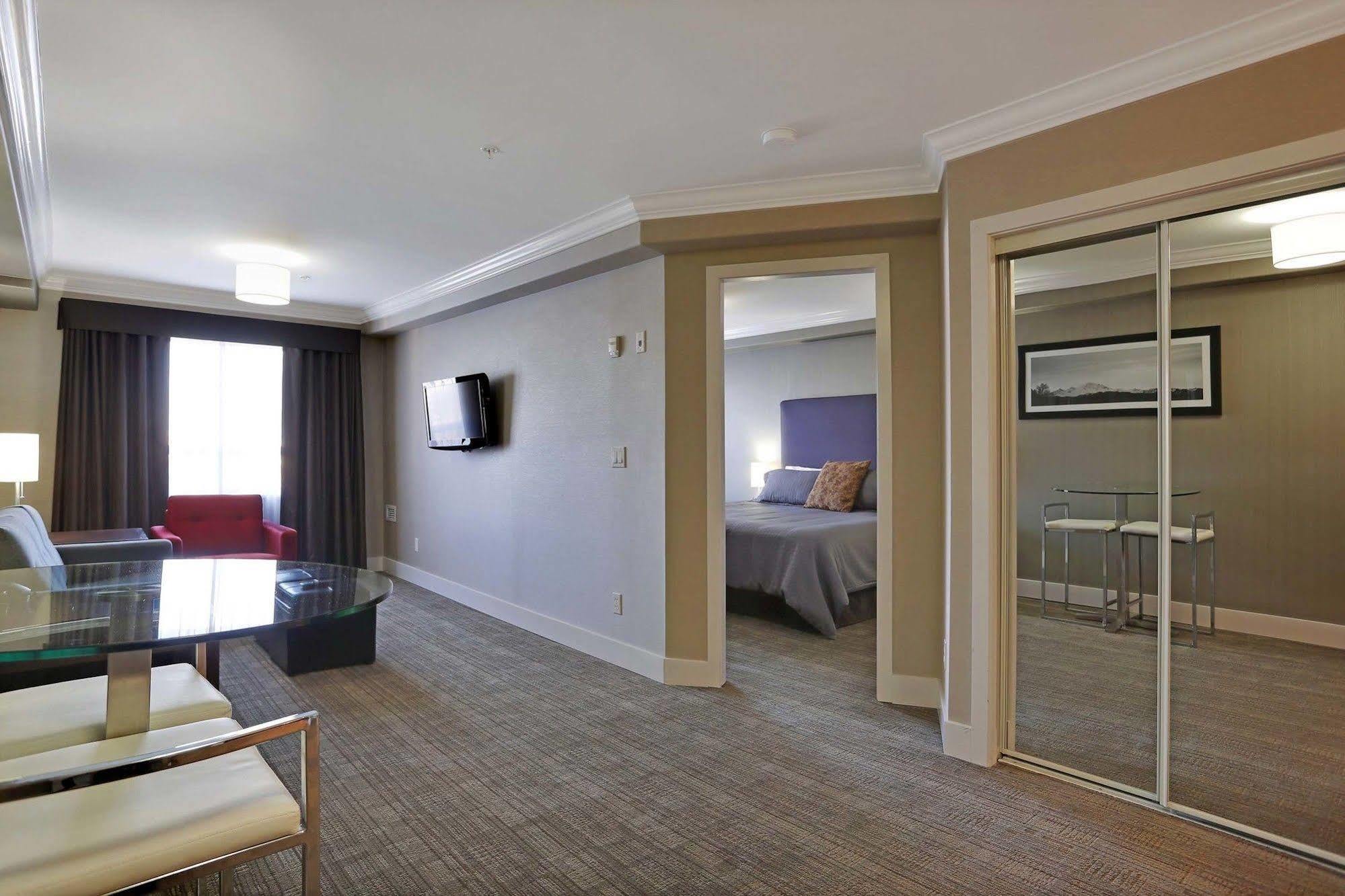 Sandman Hotel And Suites Άμποτσφορντ Εξωτερικό φωτογραφία